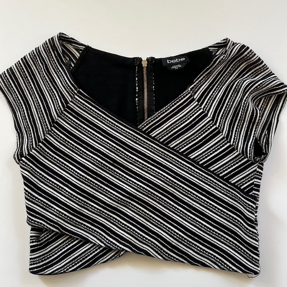 Bebe Short Sleeve Crop Criss Cross Front Top - Picture 1 of 5